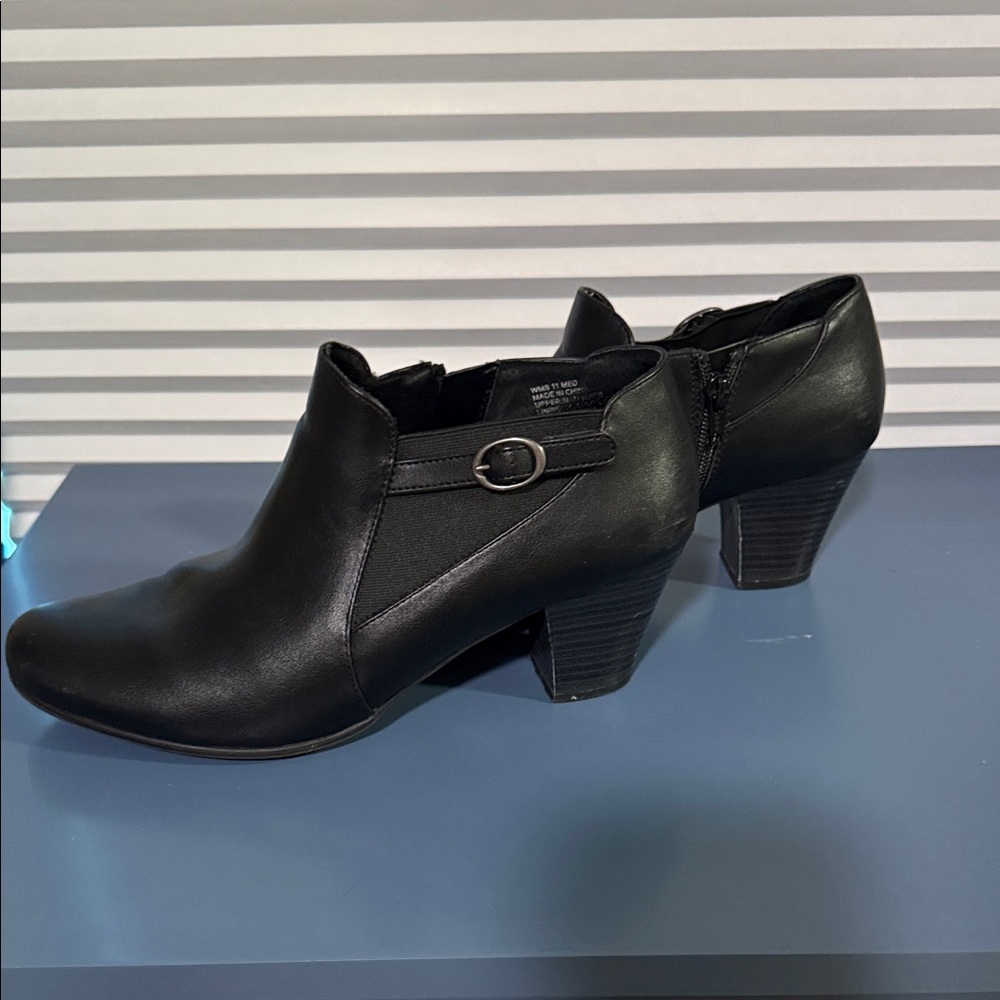 Croft & Barrow Sleek Black Ankle Boots